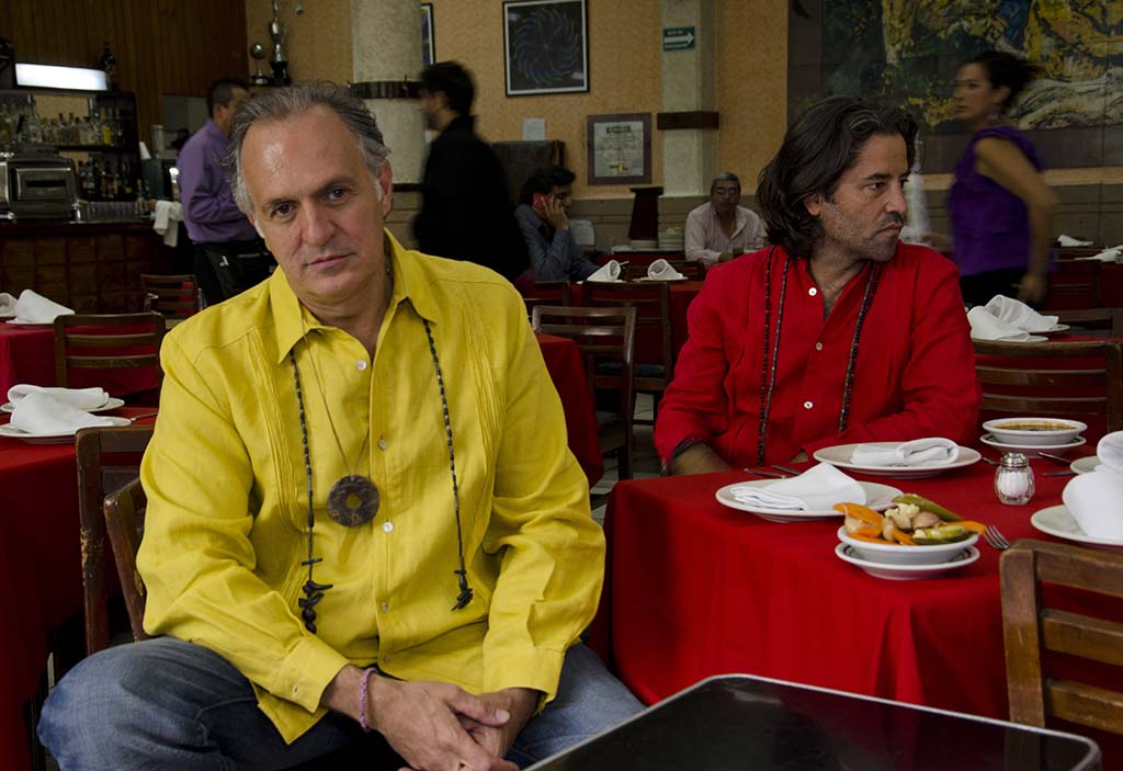 GUAYABERA DE LINO. ANTONIO SERRANO, CANTINA COVADONGA - GUAYABERA DE LINO. ANTONIO SERRANO EN CANTINA COVADONGA. FOTO DANIEL CRUZ RION