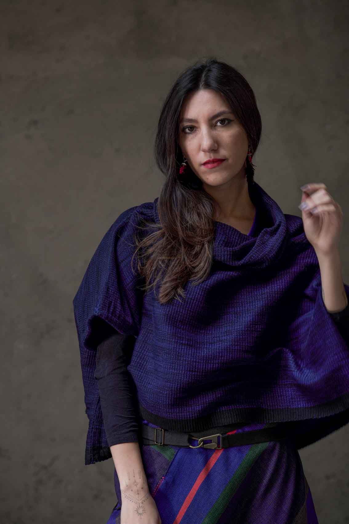 Blusa Karla - BLUSA KARLA, diseño exclusivo para Carmen Rion, 100% de Algodón, colores Azul Marino, negro y Rojo.