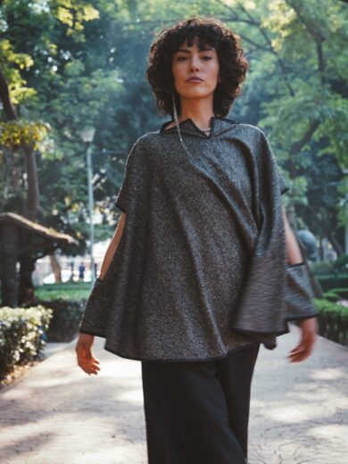 Capa cruz de lana gris