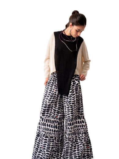 Sueter tierra blanco y negro