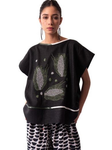 Blusa bordada negra maiz