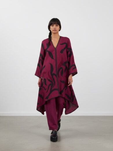 Vestido bordado vino